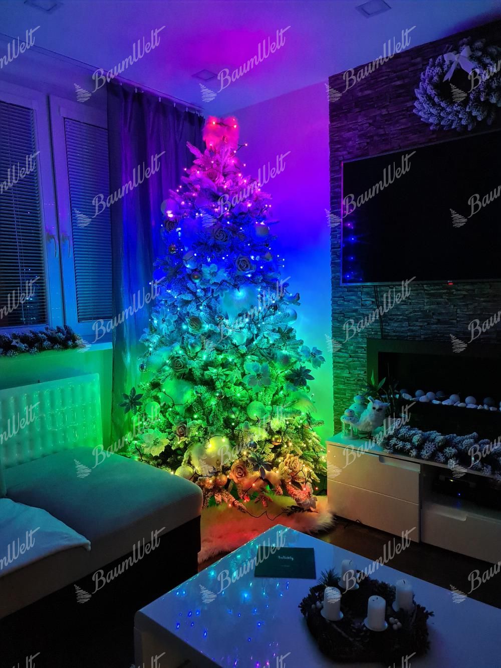 LED Baum mit 600 LEDs - 250 cm - für Innen und Außen - Farbe