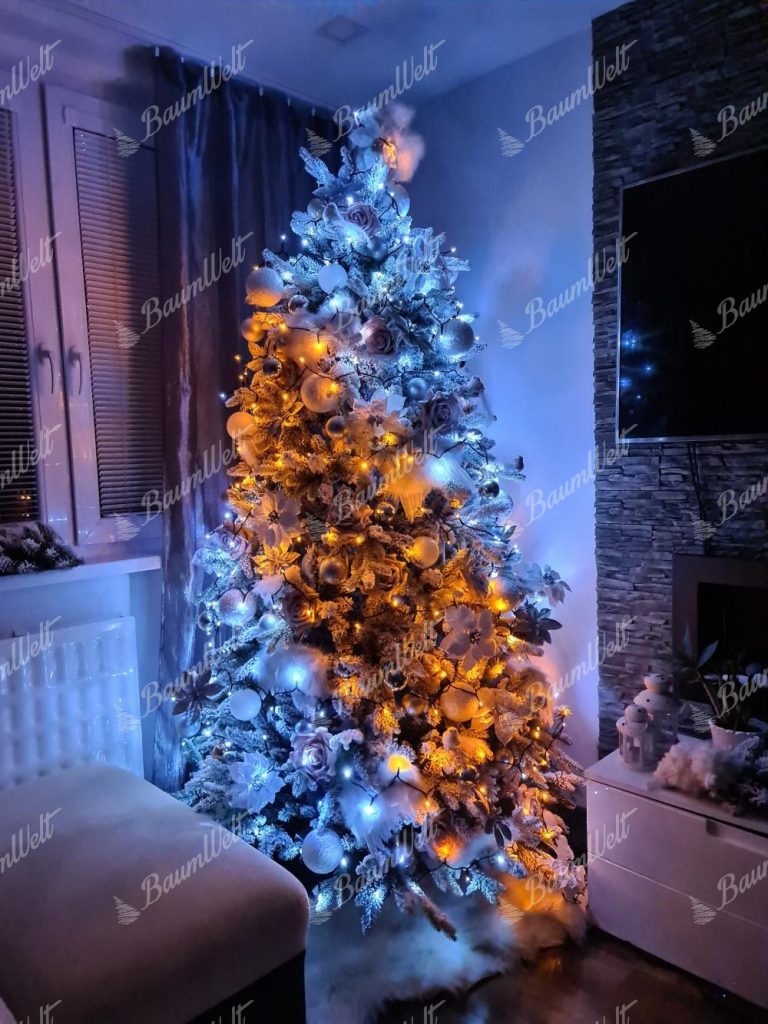 Gold Edition der LED-Beleuchtung Twinkly für den Christbaum