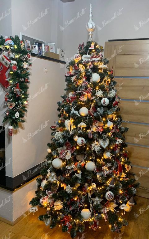 Künstlicher Weihnachtsbaum Kiefer mit Kunstschnee 220cm