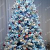 Künstlicher Weihnachtsbaum Weißkiefer 240cm Verschneiter Weihnachtsbaum mit weißen und roten Dekorationen