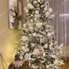 Künstlicher Weihnachtsbaum Nordische Fichte mit Kunstschnee 270cm LED