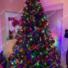 Künstlicher Weihnachtsbaum 3D Alpenfichte XL 240cm, ist mit roten Dekorationen