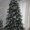 Künstlicher Weihnachtsbaum 3D Fichte Exklusiv 240cm, es ist mit rosa und goldenen Verzierungen geschmückt