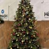 Künstlicher Weihnachtsbaum 3D Fichte Exklusiv mit LED-Beleuchtung 300cm LED1000, ist mit roten und goldenen Verzierungen geschmückt