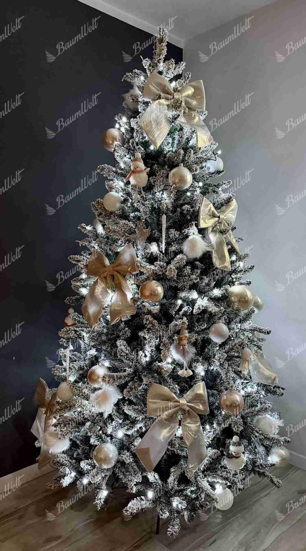 Künstlicher Weihnachtsbaum Nordische Fichte mit Kunstschnee 210cm