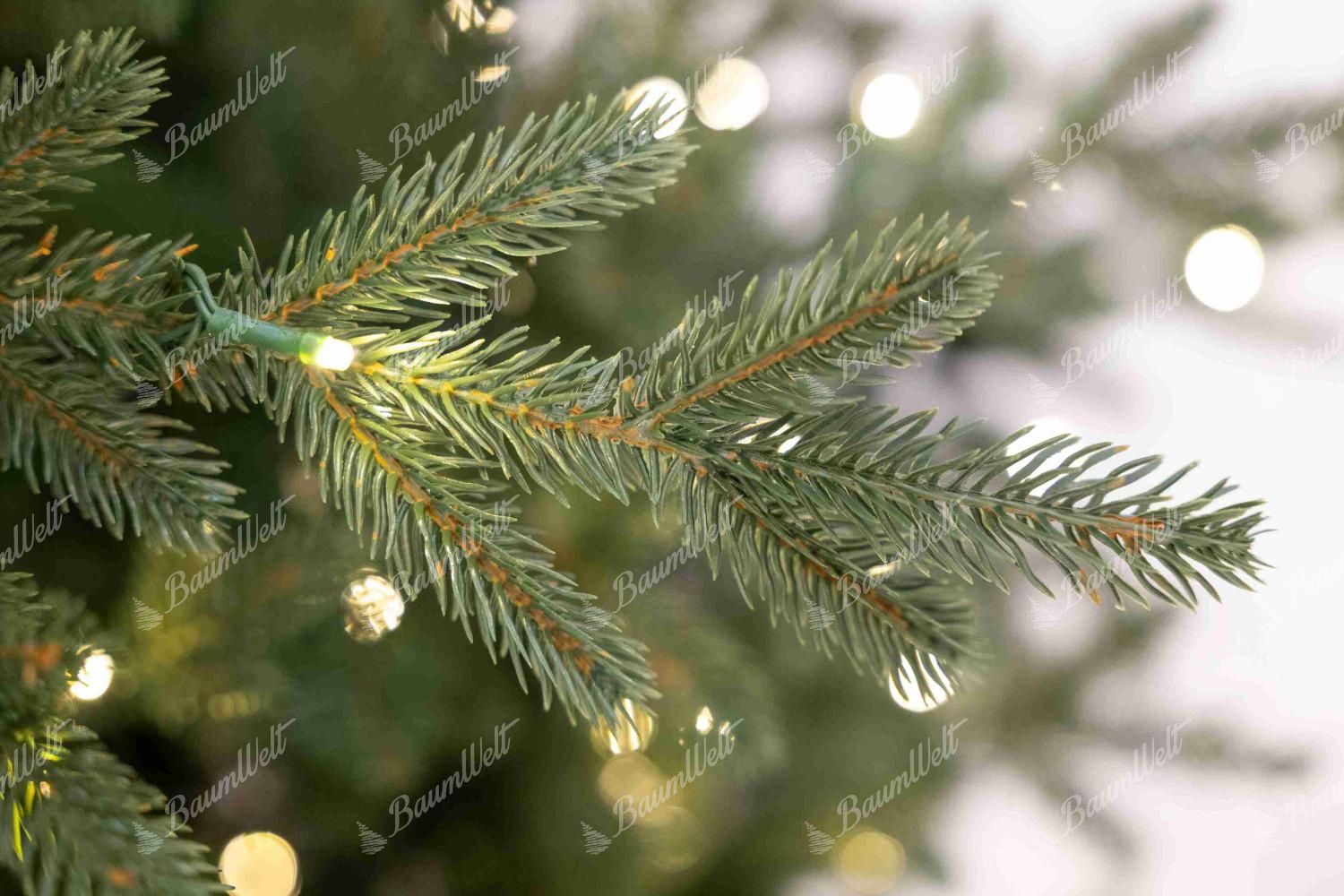 Künstlicher Weihnachtsbaum 3D Estnische Fichte 210cm LED400